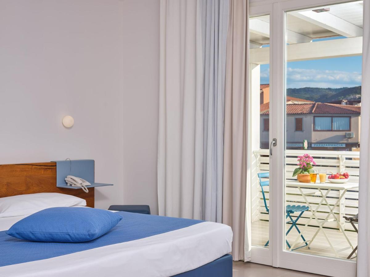 Felix Hotels - Hotel Residence Porto San Paolo Порто-Сан-Паоло Экстерьер фото