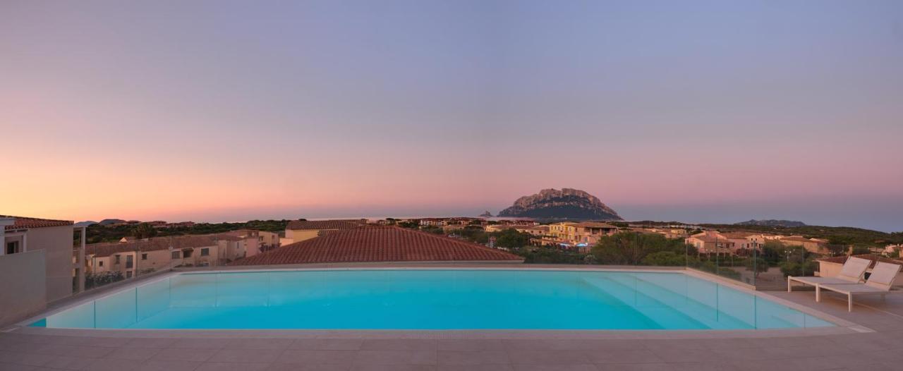 Felix Hotels - Hotel Residence Porto San Paolo Порто-Сан-Паоло Экстерьер фото