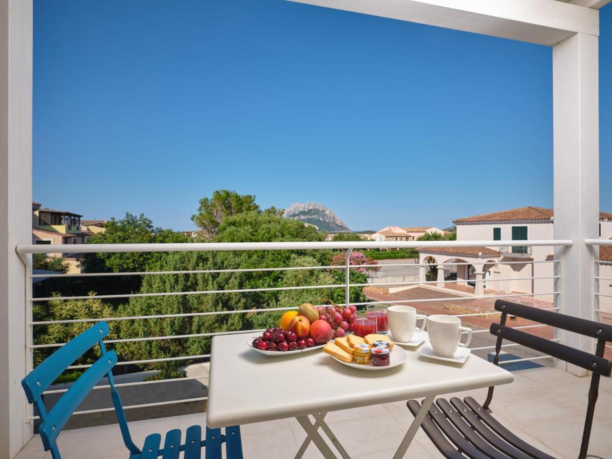Felix Hotels - Hotel Residence Porto San Paolo Порто-Сан-Паоло Экстерьер фото