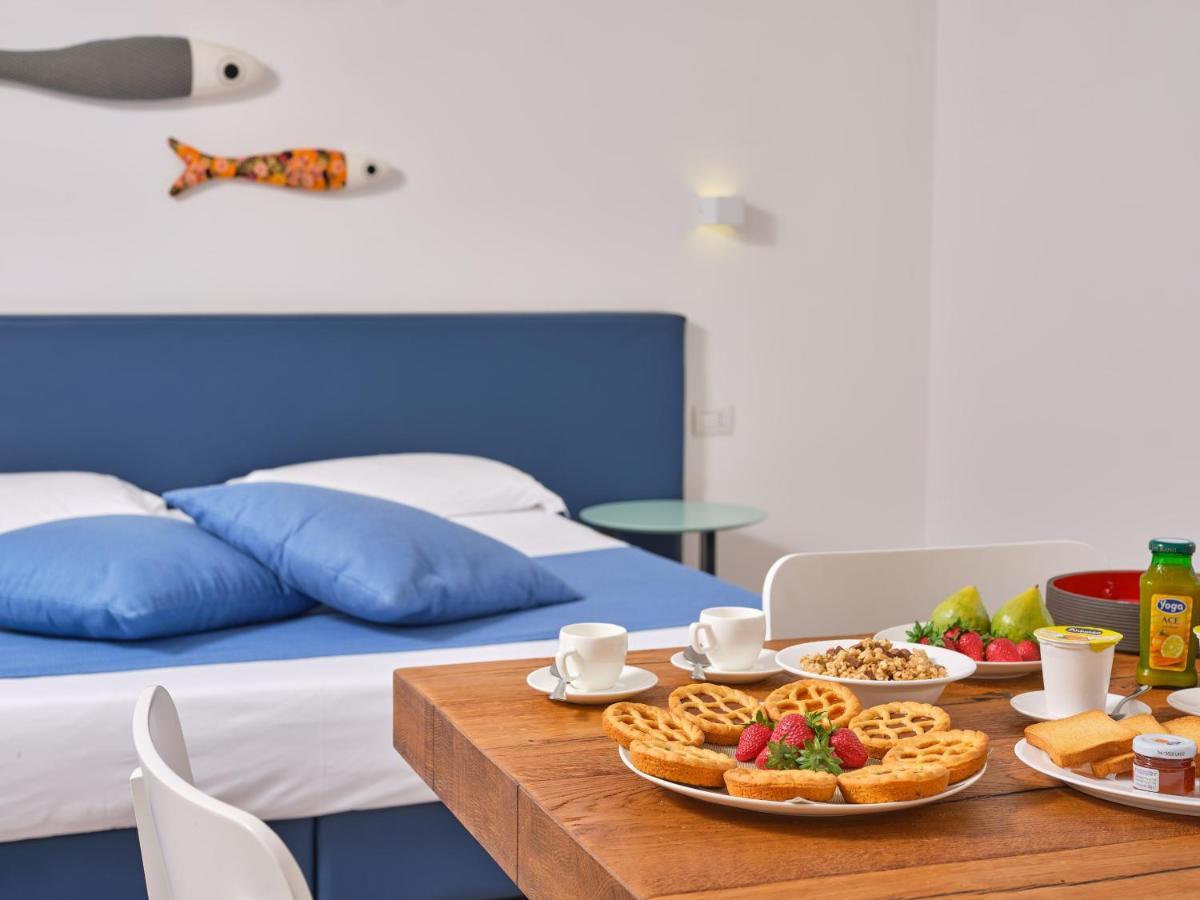 Felix Hotels - Hotel Residence Porto San Paolo Порто-Сан-Паоло Экстерьер фото