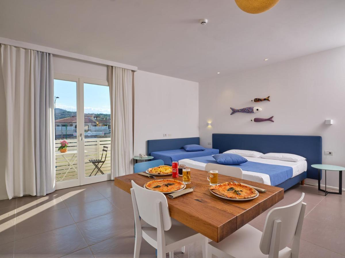 Felix Hotels - Hotel Residence Porto San Paolo Порто-Сан-Паоло Экстерьер фото