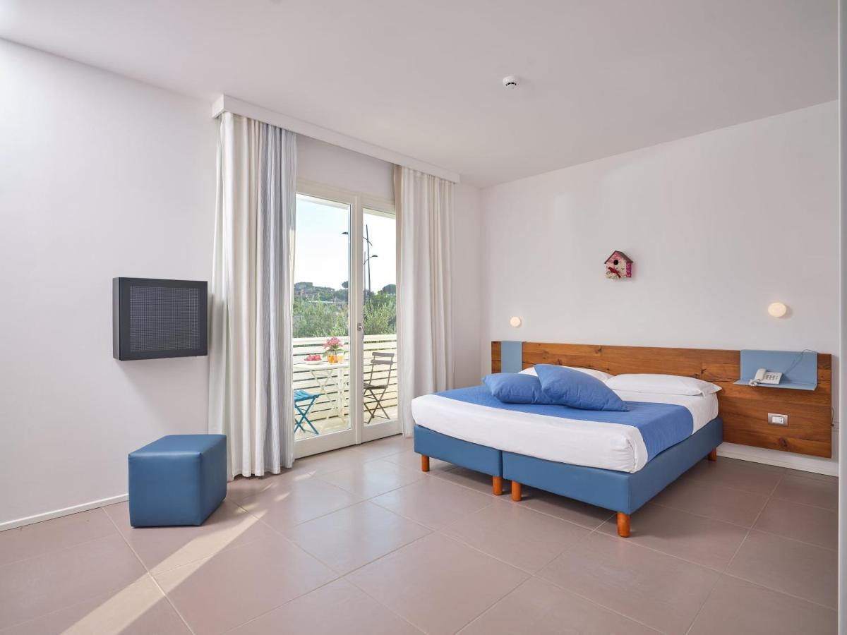Felix Hotels - Hotel Residence Porto San Paolo Порто-Сан-Паоло Экстерьер фото