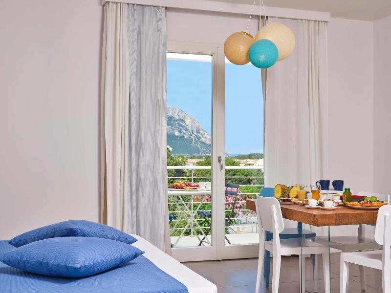 Felix Hotels - Hotel Residence Porto San Paolo Порто-Сан-Паоло Экстерьер фото