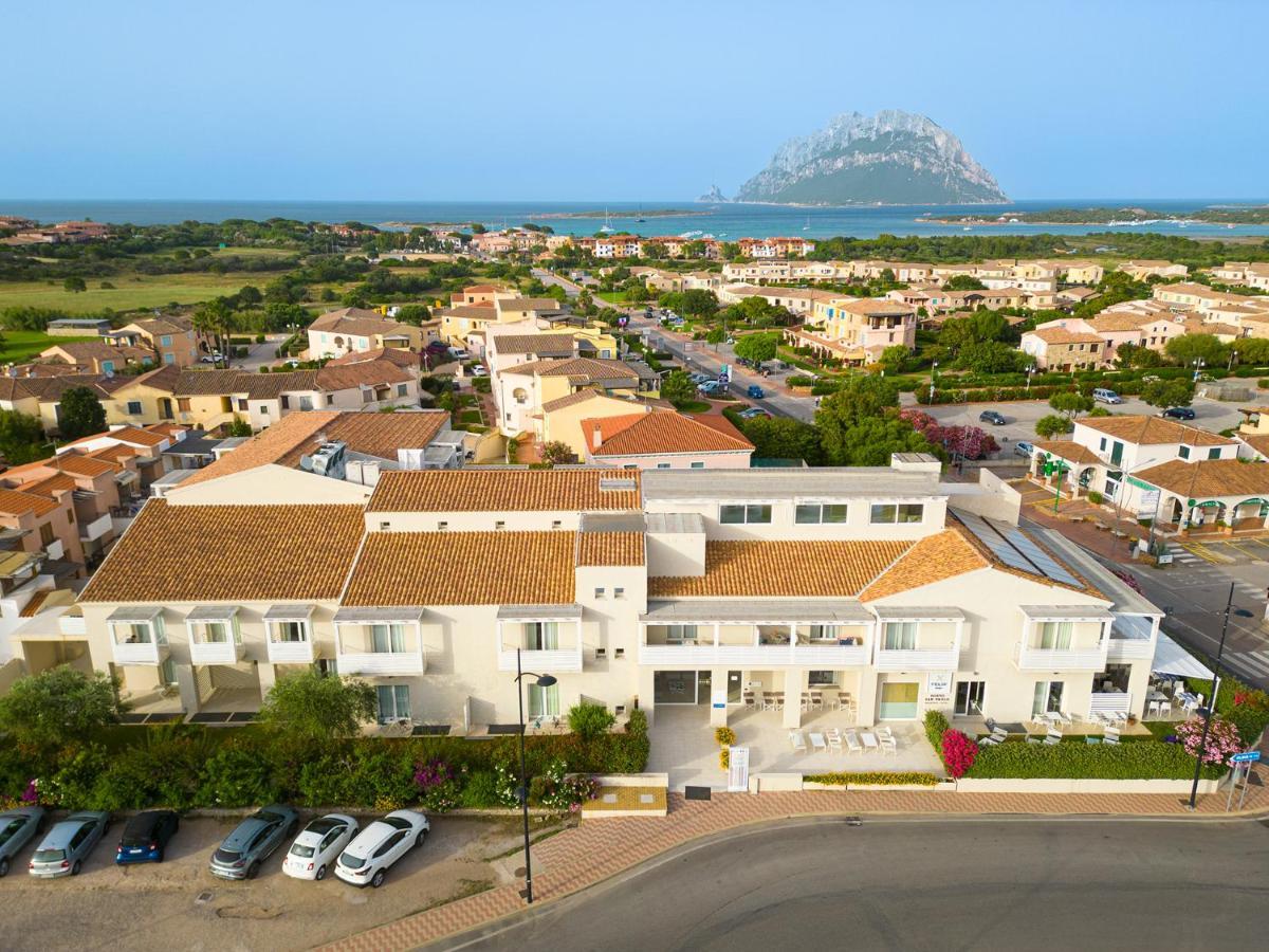 Felix Hotels - Hotel Residence Porto San Paolo Порто-Сан-Паоло Экстерьер фото