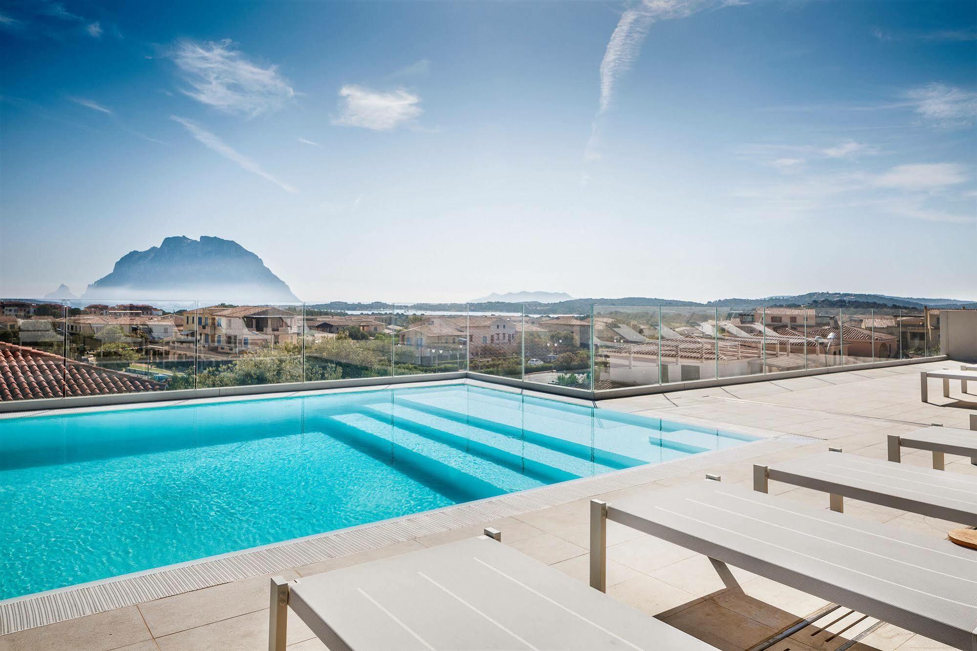 Felix Hotels - Hotel Residence Porto San Paolo Порто-Сан-Паоло Экстерьер фото